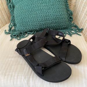 Tevas Black